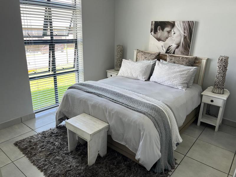To Let 2 Bedroom Property for Rent in Island View Western Cape